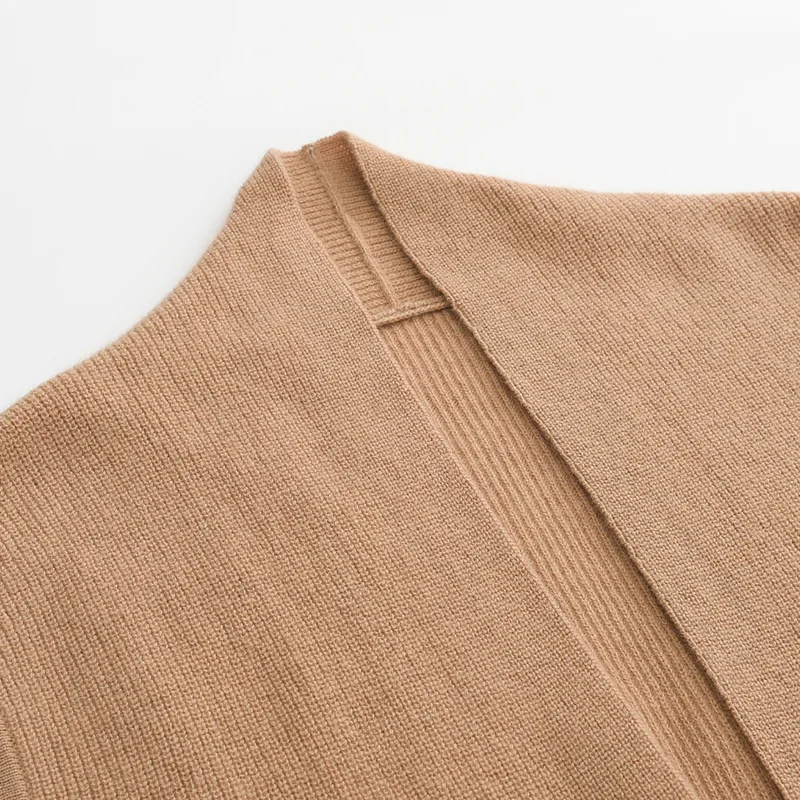 100% Cashmere, Cashmere sleeveless vest — Grey Long vest, 14–15.5µm, Cashmere Garment / Women — detail view 8