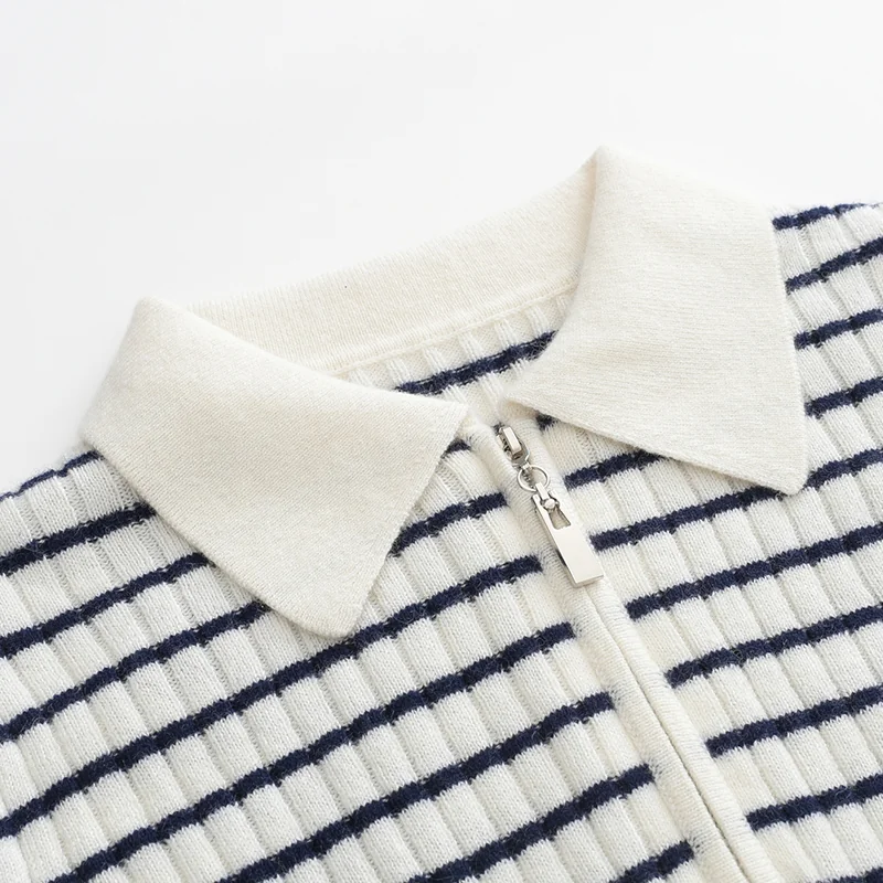 100% Cashmere, Cashmere crew-neck sweater — Striped long, 14–15.5µm, Cashmere Garment / Women — detail view 5