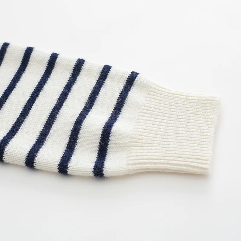 100% Cashmere, Cashmere crew-neck sweater — Striped, 14–15.5µm, Cashmere Garment / Women — detail view 4