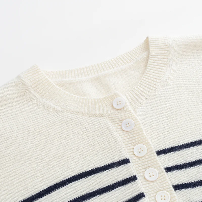 100% Cashmere, Cashmere crew-neck sweater — Striped, 14–15.5µm, Cashmere Garment / Women — detail view 5
