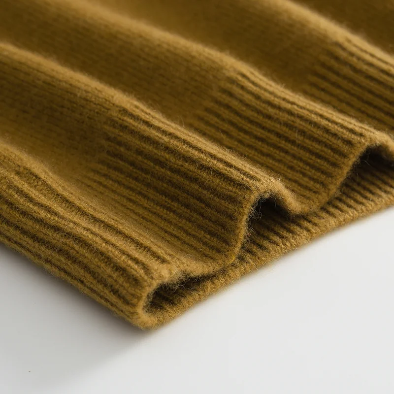 100% Cashmere, Cashmere crew-neck sweater — White, 14–15.5µm, Cashmere Garment / Women — detail view 7