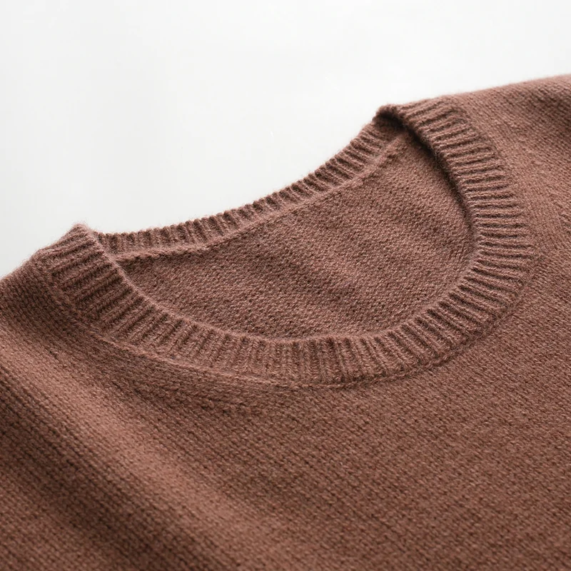100% Cashmere, Cashmere crew-neck sweater — White, 14–15.5µm, Cashmere Garment / Women — detail view 8