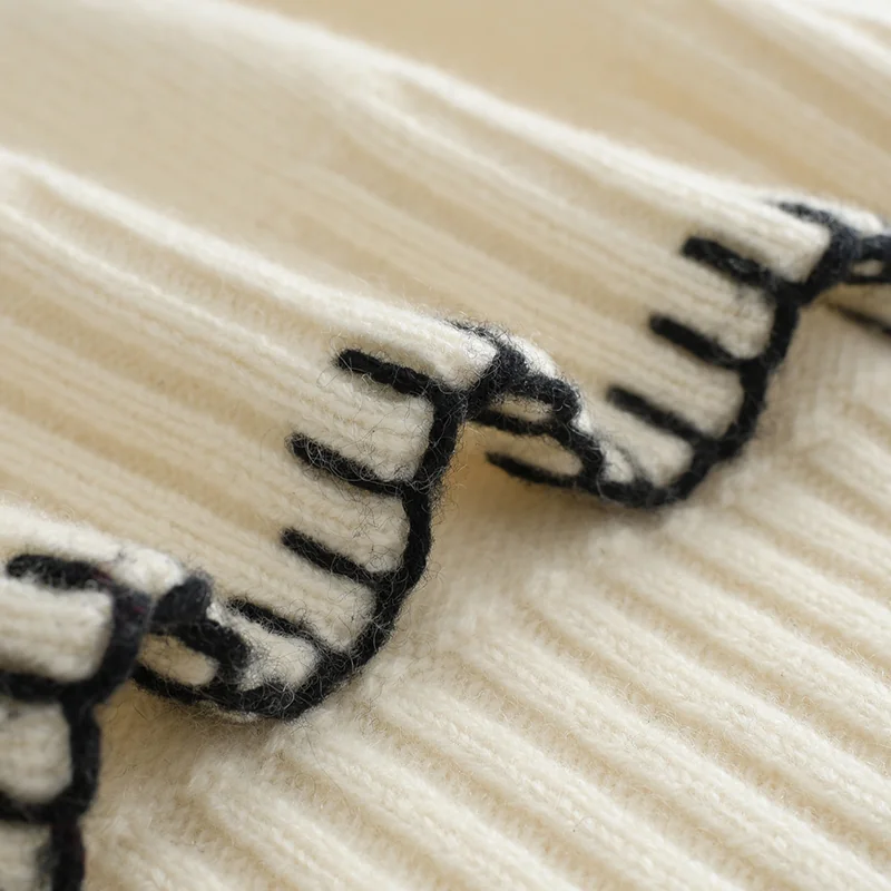 100% Cashmere, Cashmere crew-neck sweater — Black, 14–15.5µm, Cashmere Garment / Women — detail view 4