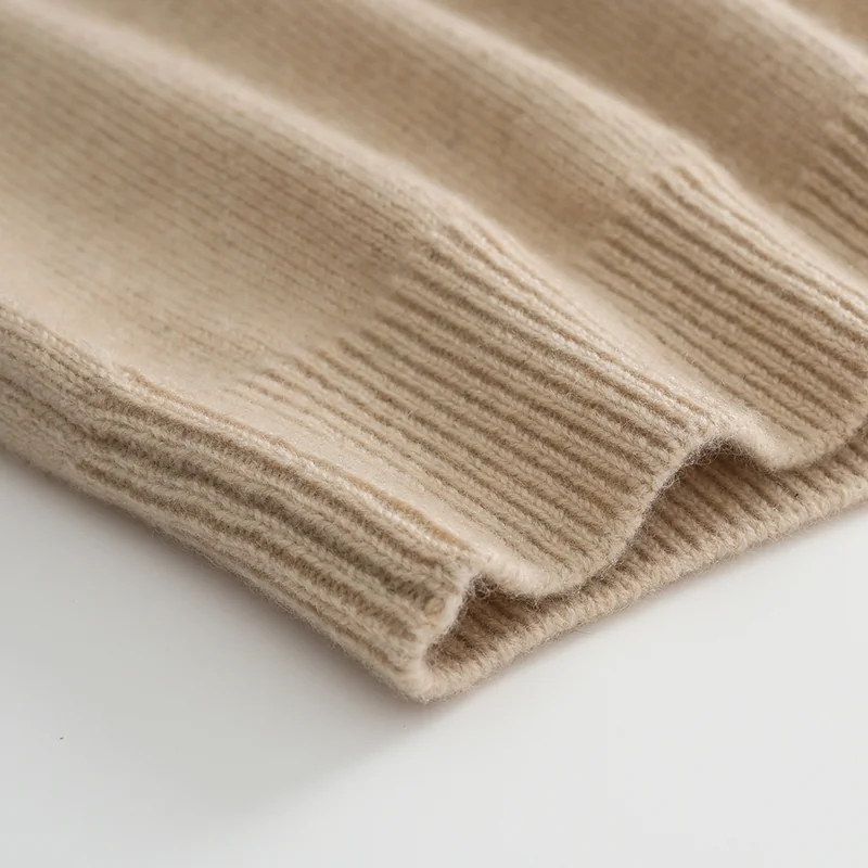 100% Cashmere, Cashmere V-neck sweater — Camel, 14–15.5µm, Cashmere Garment / Women — detail view 7