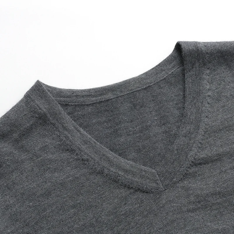 100% Cashmere, Cashmere V-neck sweater — Red, 14–15.5µm, Cashmere Garment / Men — detail view 8