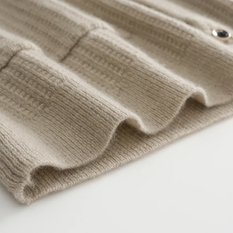 100% Cashmere, Cashmere button-front cardigan — Grey, 14–15.5µm, Cashmere Garment / Men — detail view 5