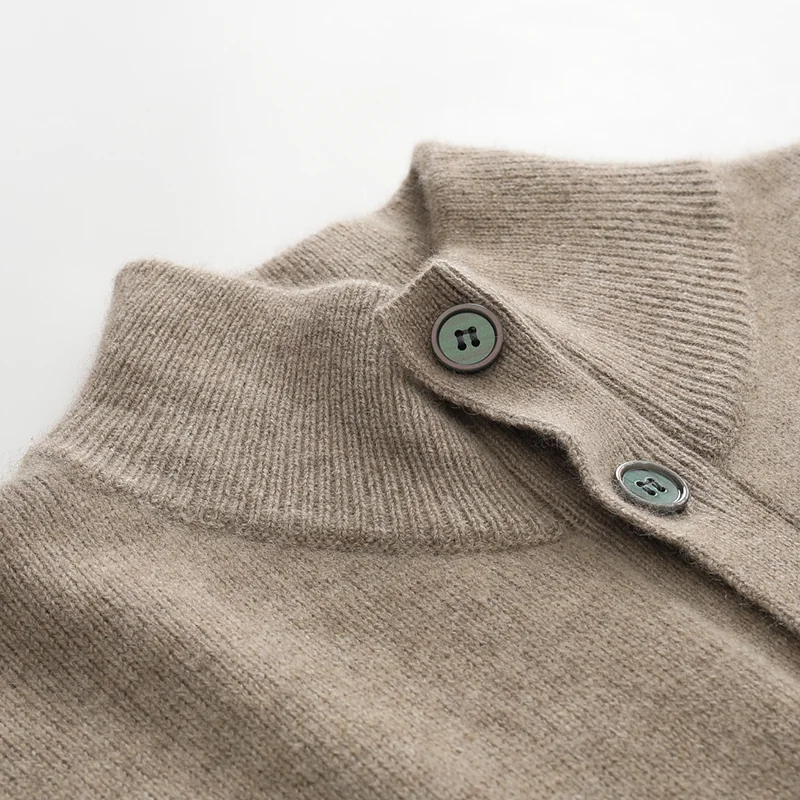 100% Cashmere, Cashmere button-front cardigan — Green, 14–15.5µm, Cashmere Garment / Men — detail view 10