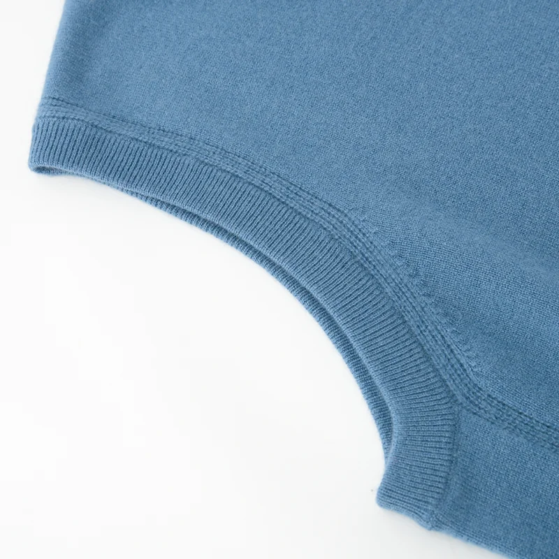100% Cashmere, Cashmere sleeveless vest — Navy, 14–15.5µm, Cashmere Garment / Men — detail view 8