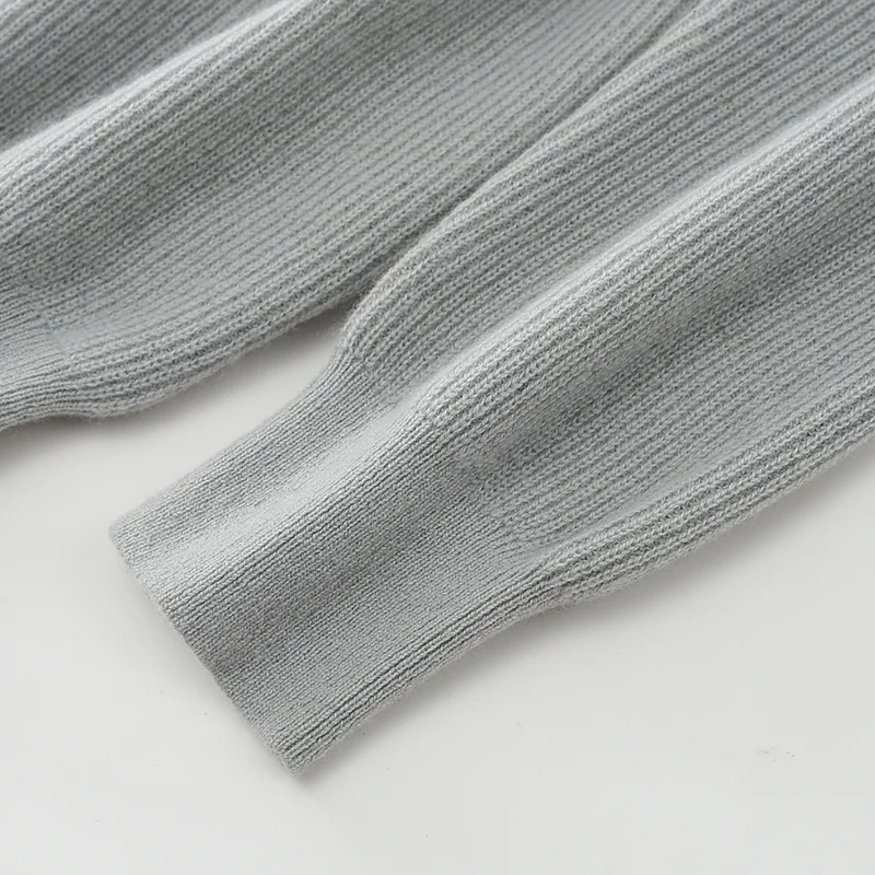 100% Cashmere, Cashmere crew-neck sweater — White, 14–15.5µm, Cashmere Garment / Women — detail view 5