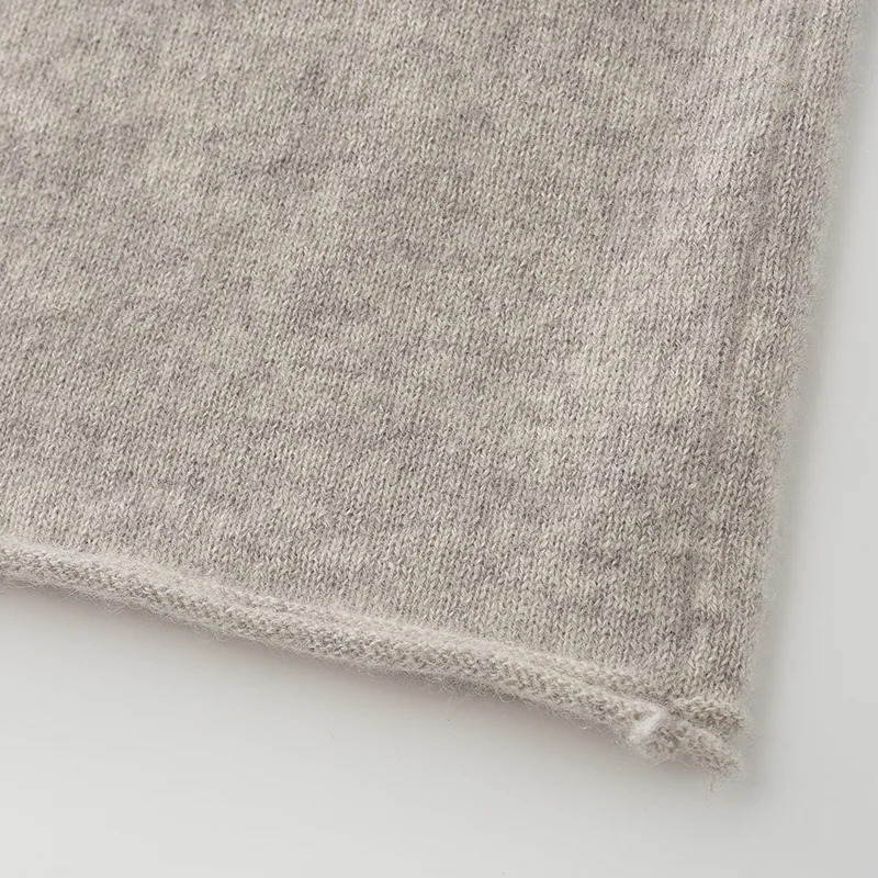100% Cashmere, Cashmere crew-neck sweater — Camel, 14–15.5µm, Cashmere Garment / Women — detail view 4