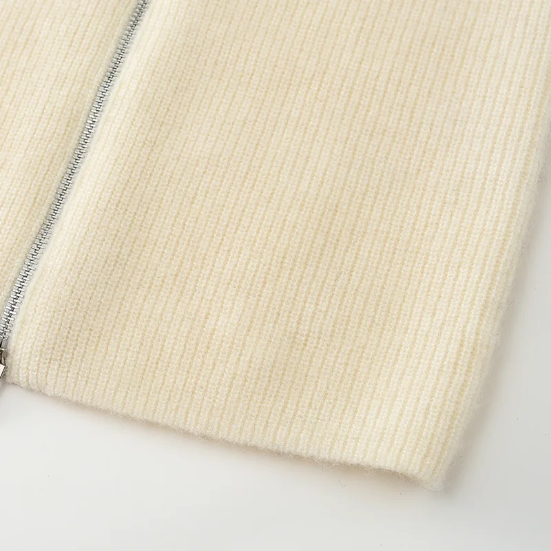 100% Cashmere, Cashmere crew-neck sweater — White, 14–15.5µm, Cashmere Garment / Women — detail view 25