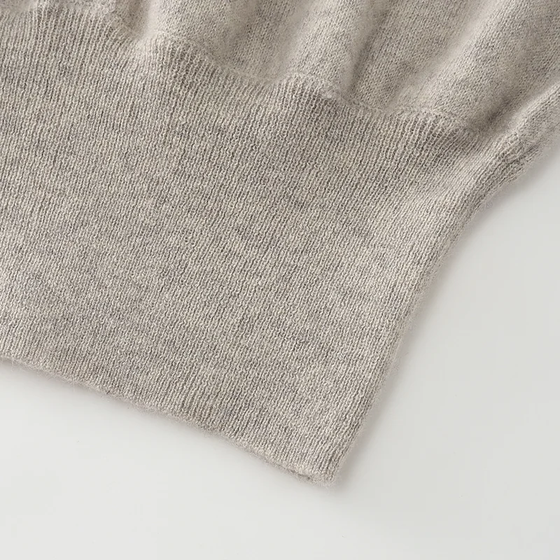 100% Cashmere, Cashmere crew-neck sweater — Camel, 14–15.5µm, Cashmere Garment / Women — detail view 4