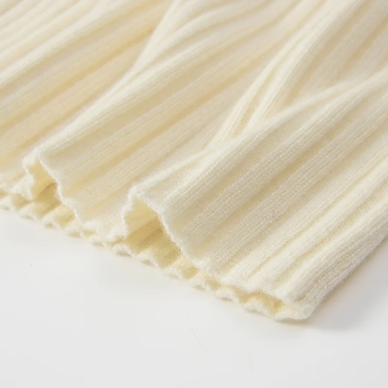 100% Cashmere, Cashmere crew-neck sweater — White Ribbed, 14–15.5µm, Cashmere Garment / Women — detail view 3