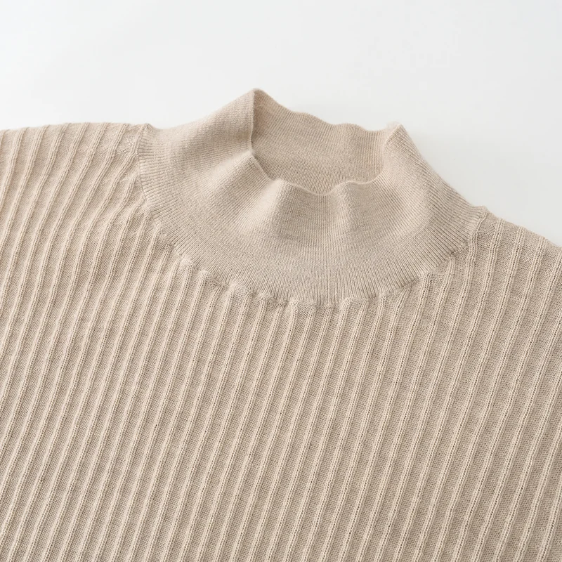 100% Cashmere, Cashmere crew-neck sweater — Beige Worsted, 14–15.5µm, Cashmere Garment / Women — detail view 7
