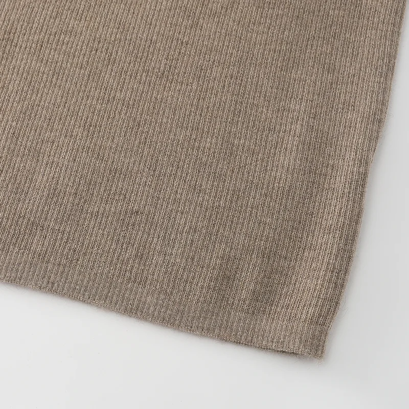 100% Cashmere, Cashmere button-front cardigan — Grey Shirt collar, 14–15.5µm, Cashmere Garment / Women — detail view 4