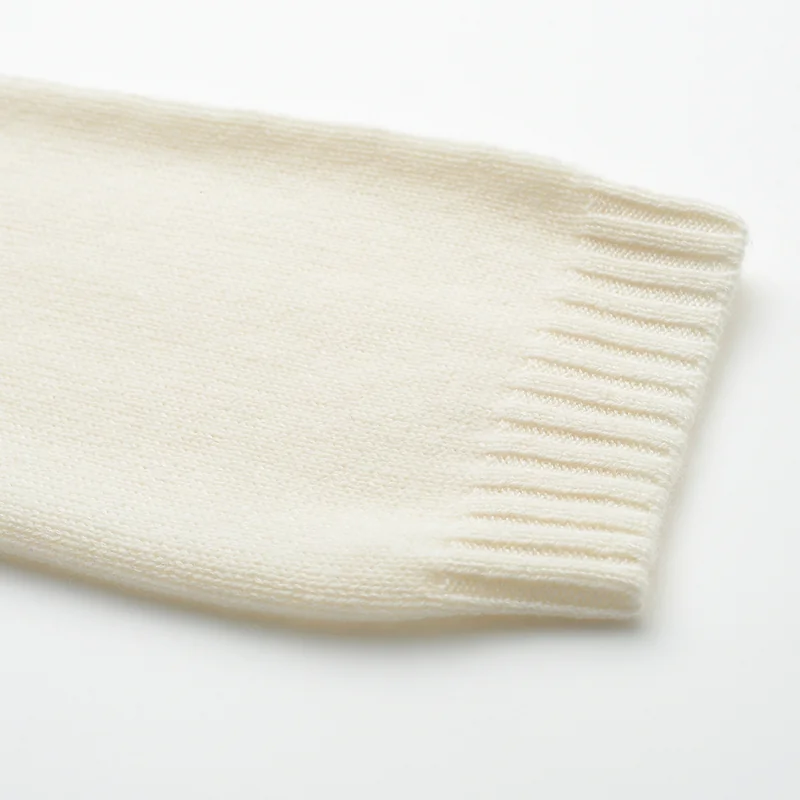 100% Cashmere, Cashmere crew-neck sweater — White, 14–15.5µm, Cashmere Garment / Women — detail view 5