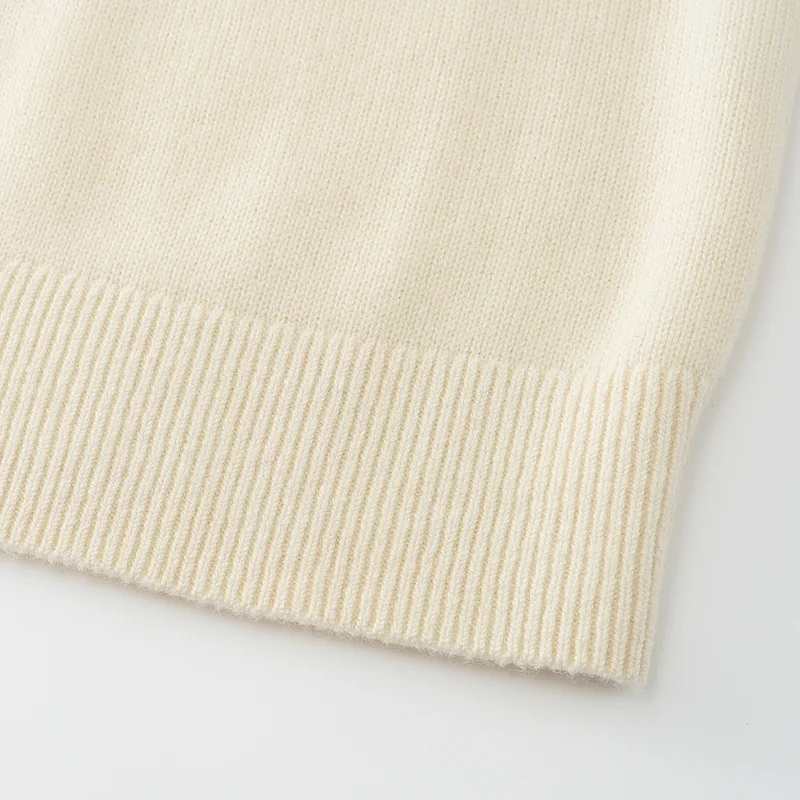 100% Cashmere, Cashmere crew-neck sweater — White, 14–15.5µm, Cashmere Garment / Women — detail view 4