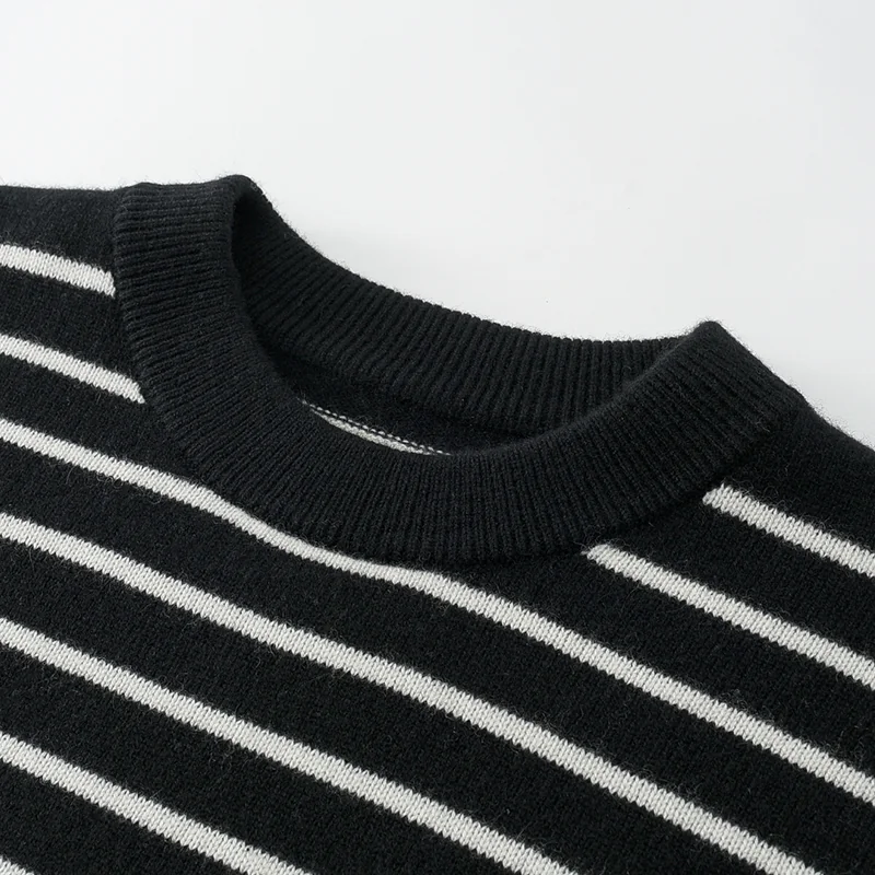 100% Cashmere, Cashmere crew-neck sweater — Black Striped, 14–15.5µm, Cashmere Garment / Women — detail view 5