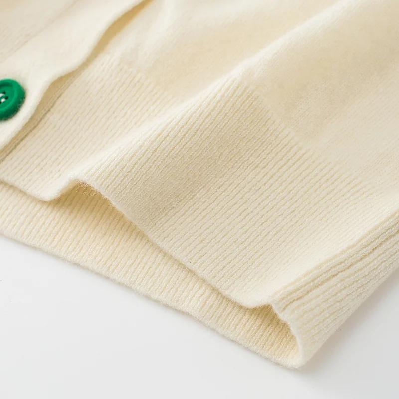 100% Cashmere, Cashmere crew-neck sweater — White, 14–15.5µm, Cashmere Garment / Women — detail view 4
