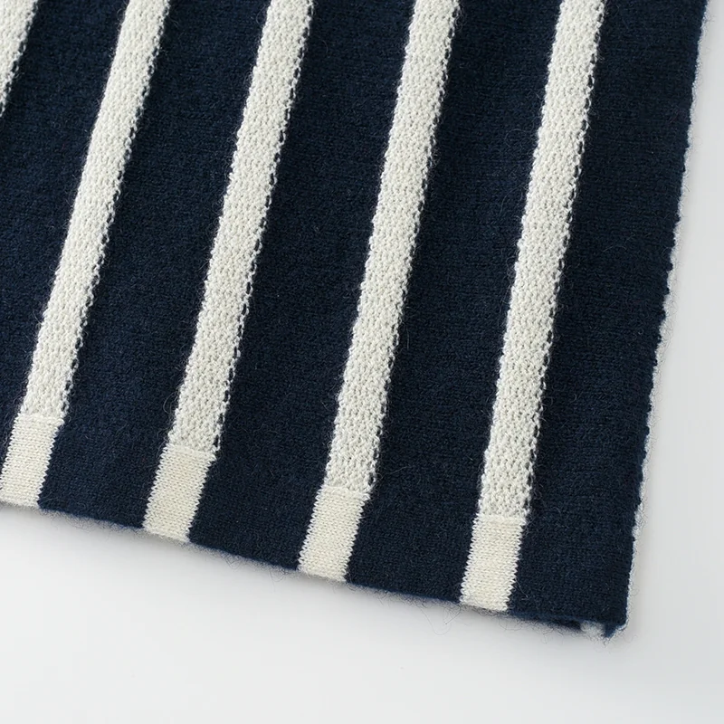 100% Cashmere, Cashmere crew-neck sweater — Navy Striped, 14–15.5µm, Cashmere Garment / Women — detail view 3