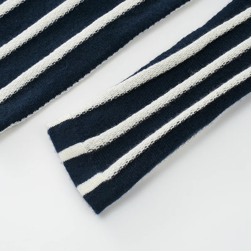 100% Cashmere, Cashmere crew-neck sweater — Navy Striped, 14–15.5µm, Cashmere Garment / Women — detail view 4