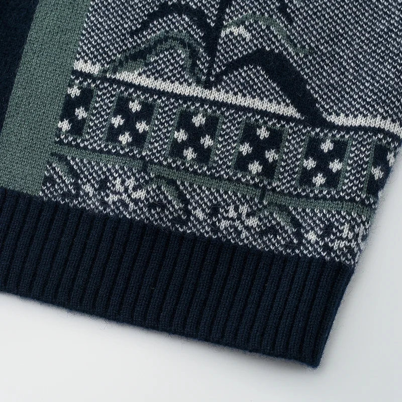 100% Cashmere, Cashmere crew-neck sweater — Green Embroidered, 14–15.5µm, Cashmere Garment / Women — detail view 4