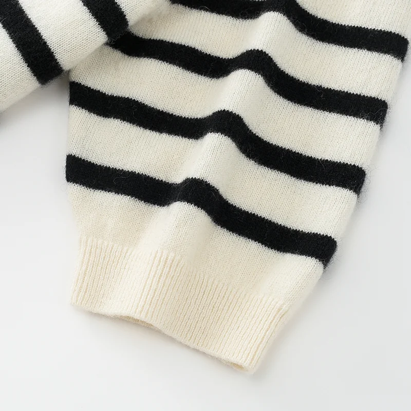 100% Cashmere, Cashmere crew-neck sweater — White Striped, 14–15.5µm, Cashmere Garment / Women — detail view 4