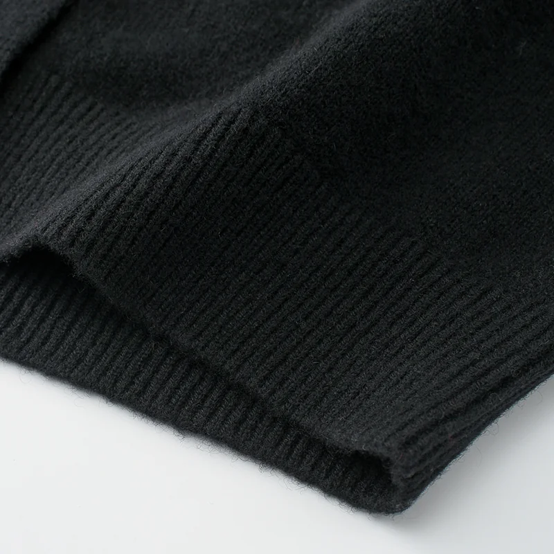 100% Cashmere, Cashmere crew-neck sweater — Black Striped, 14–15.5µm, Cashmere Garment / Women — detail view 3