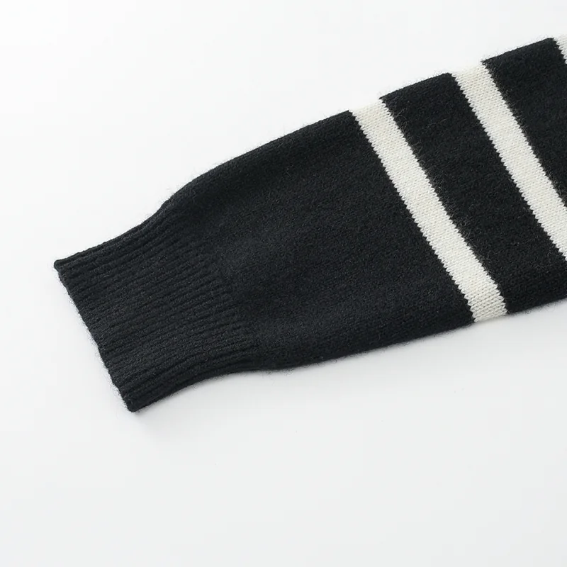 100% Cashmere, Cashmere crew-neck sweater — Black Striped, 14–15.5µm, Cashmere Garment / Women — detail view 4