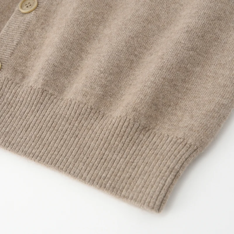 100% Cashmere, Cashmere sleeveless vest — Grey Vest, 14–15.5µm, Cashmere Garment / Men — detail view 4