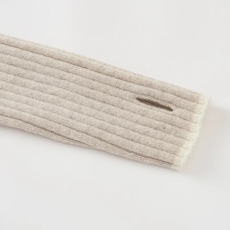 100% Cashmere, Cashmere crew-neck sweater — Grey Two-piece set, 14–15.5µm, Cashmere Garment / Women — detail view 6