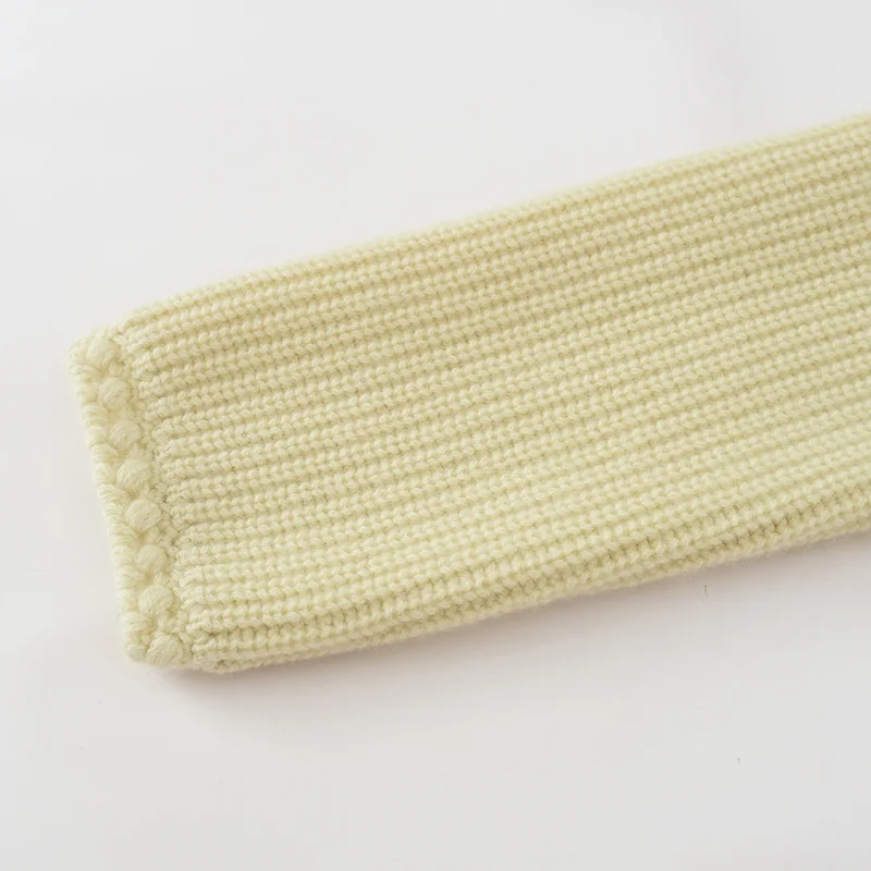 100% Cashmere, Cashmere crew-neck sweater — White, 14–15.5µm, Cashmere Garment / Women — detail view 5