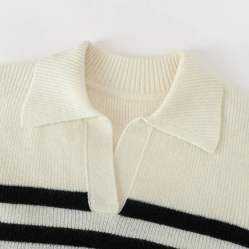 100% Cashmere, Cashmere crew-neck sweater — Camel, 14–15.5µm, Cashmere Garment / Women — detail view 6