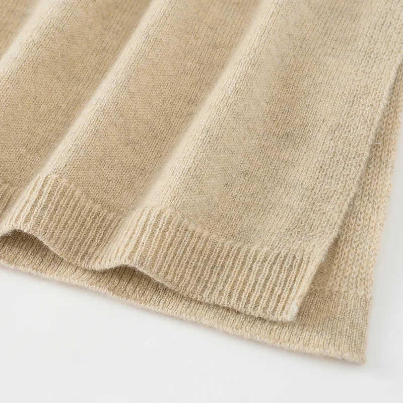 100% Cashmere, Cashmere crew-neck sweater, 14–15.5µm, Cashmere Garment / Women — detail view 3