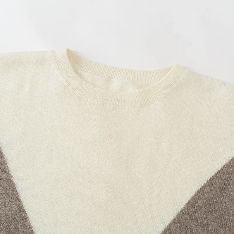 100% Cashmere, Cashmere crew-neck sweater, 14–15.5µm, Cashmere Garment / Women — detail view 5