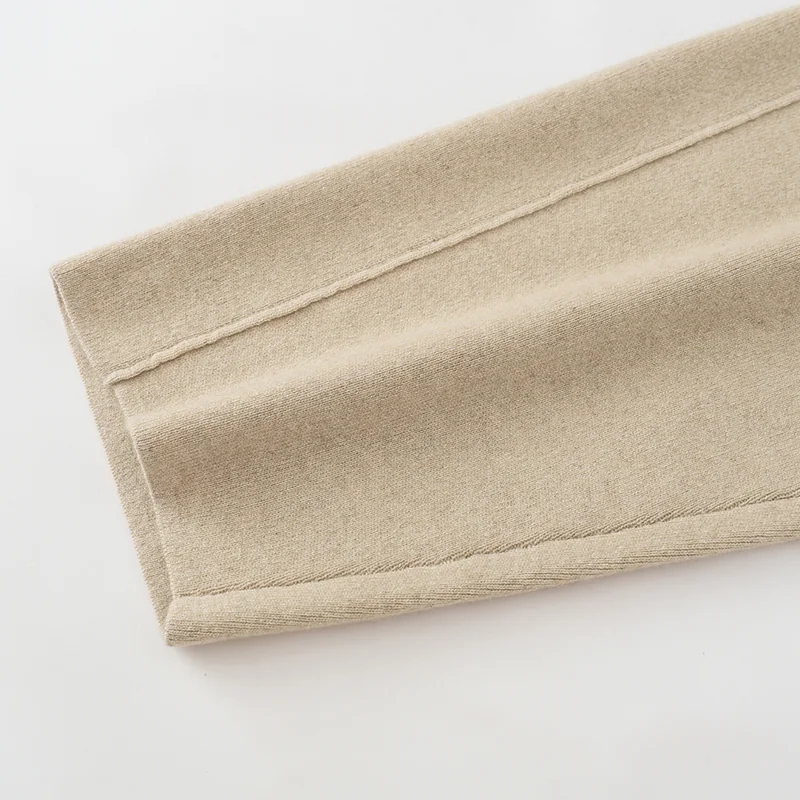 100% Cashmere, Cashmere crew-neck sweater — Beige, 14–15.5µm, Cashmere Garment / Women — detail view 5