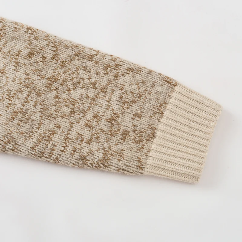 100% Cashmere, Cashmere crew-neck sweater — Beige, 14–15.5µm, Cashmere Garment / Women — detail view 4