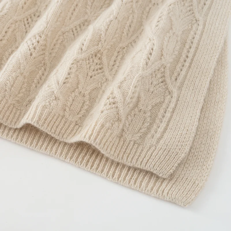 100% Cashmere, Cashmere crew-neck sweater — Beige, 14–15.5µm, Cashmere Garment / Women — detail view 3