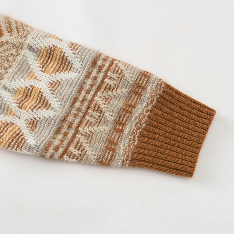 100% Cashmere, Cashmere crew-neck sweater, 14–15.5µm, Cashmere Garment / Women — detail view 4