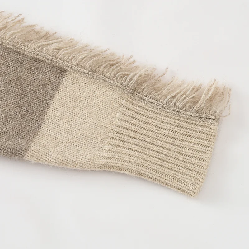100% Cashmere, Cashmere crew-neck sweater, 14–15.5µm, Cashmere Garment / Women — detail view 4
