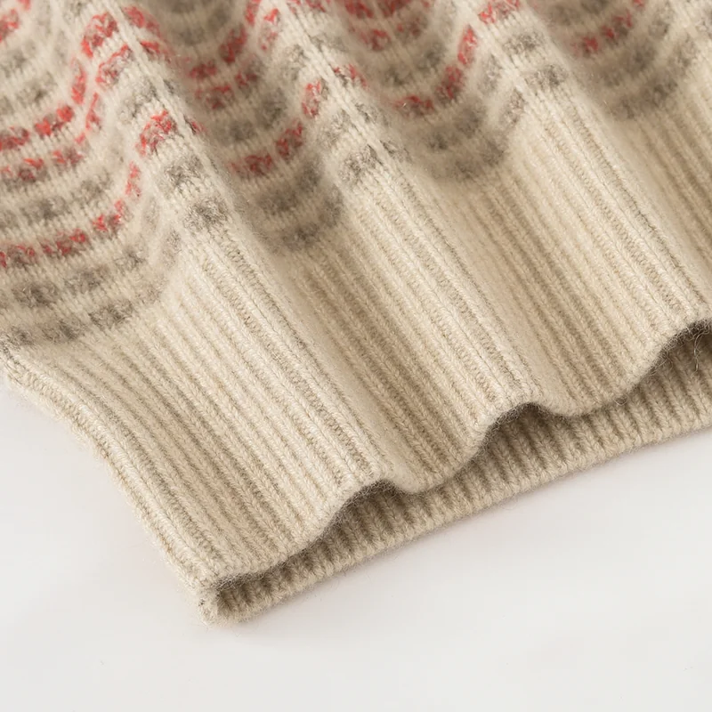 100% Cashmere, Cashmere crew-neck sweater, 14–15.5µm, Cashmere Garment / Women — detail view 3