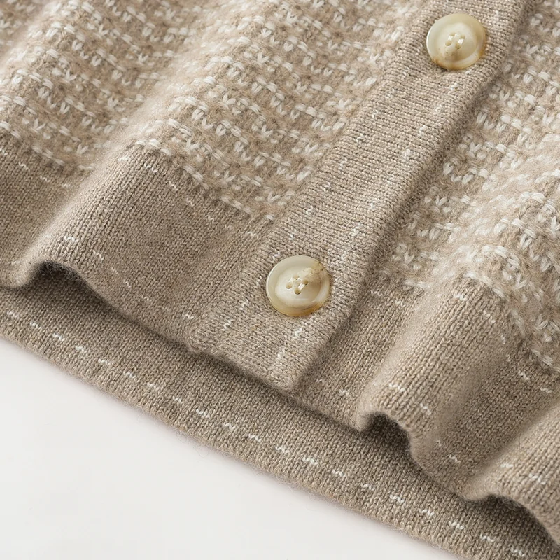 100% Cashmere, Cashmere crew-neck sweater — Camel, 14–15.5µm, Cashmere Garment / Women — detail view 3