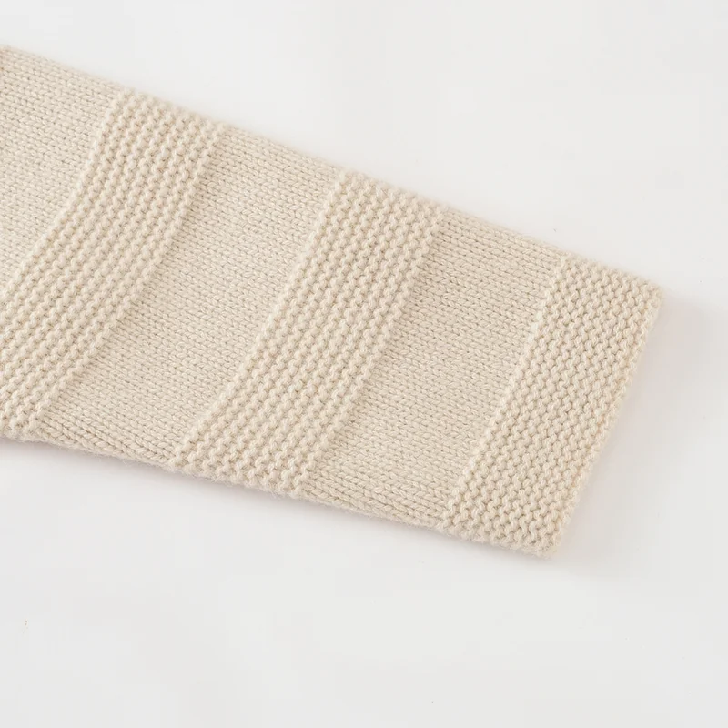100% Cashmere, Cashmere crew-neck sweater — Beige, 14–15.5µm, Cashmere Garment / Women — detail view 4