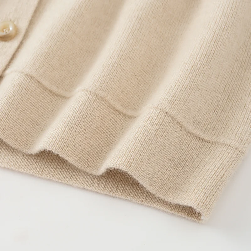 100% Cashmere, Cashmere crew-neck sweater — Beige, 14–15.5µm, Cashmere Garment / Women — detail view 3