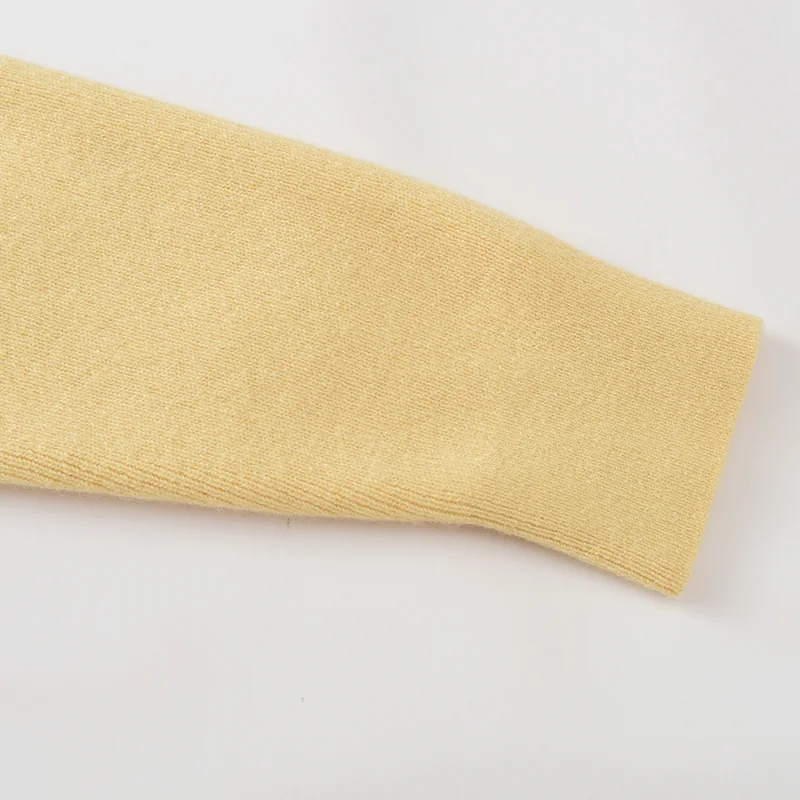 100% Cashmere, Cashmere crew-neck sweater — White, 14–15.5µm, Cashmere Garment / Women — detail view 5