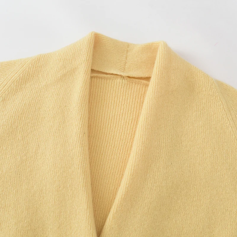 100% Cashmere, Cashmere crew-neck sweater — White, 14–15.5µm, Cashmere Garment / Women — detail view 6