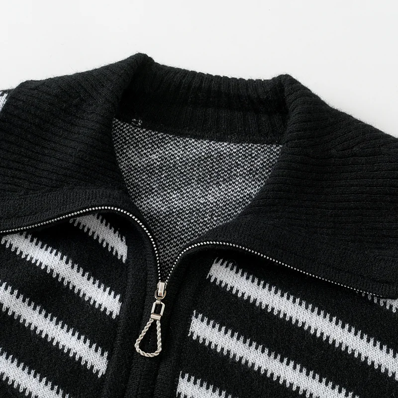 100% Cashmere, Cashmere crew-neck sweater — Black Striped, 14–15.5µm, Cashmere Garment / Women — detail view 5
