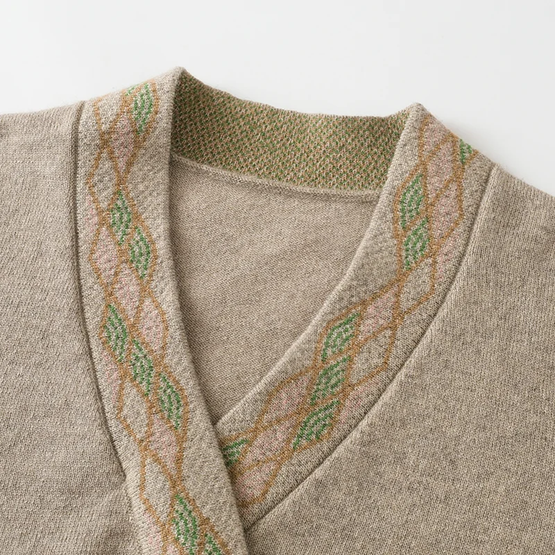 100% Cashmere, Cashmere crew-neck sweater — Beige Cable, 14–15.5µm, Cashmere Garment / Women — detail view 7