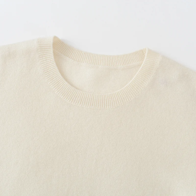 100% Cashmere, Cashmere crew-neck sweater — White, 14–15.5µm, Cashmere Garment / Women — detail view 6