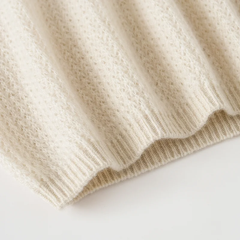 100% Cashmere, Cashmere crew-neck sweater — White, 14–15.5µm, Cashmere Garment / Women — detail view 3